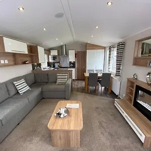 6 Berth Beautiful Caravan Patrington